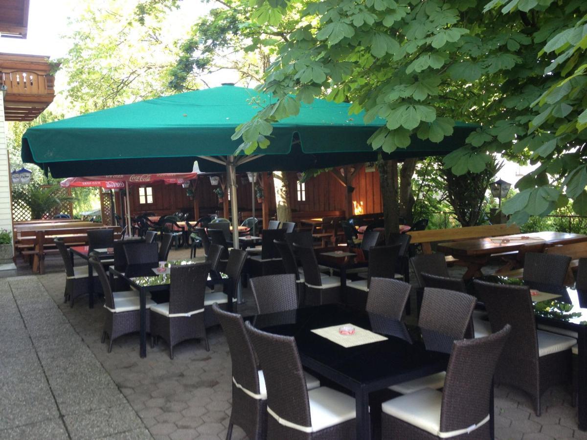 Hotel Gasthof-Strasser Tumeltsham エクステリア 写真